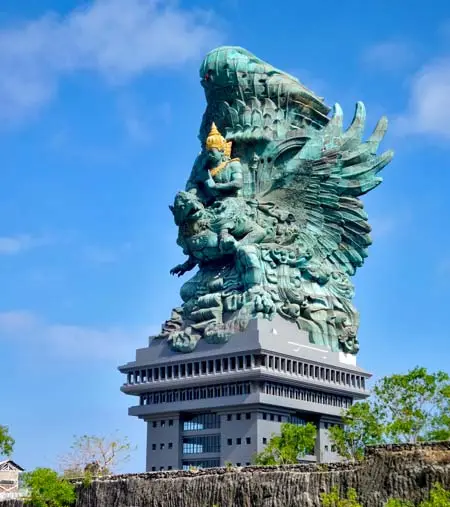 Mengenal Lebih Dekat Seni Patung: Sejarah Dan Teknik Pembuatan